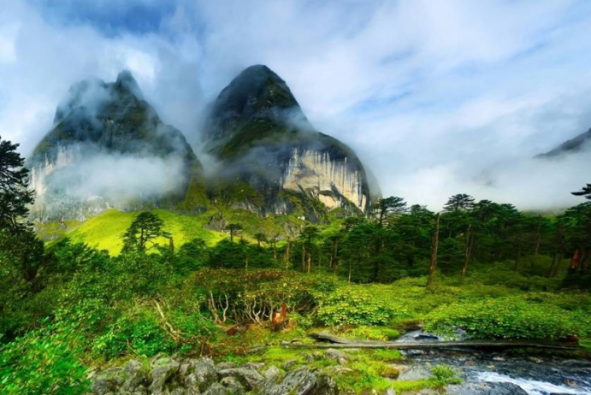 Makalu Barun scenery